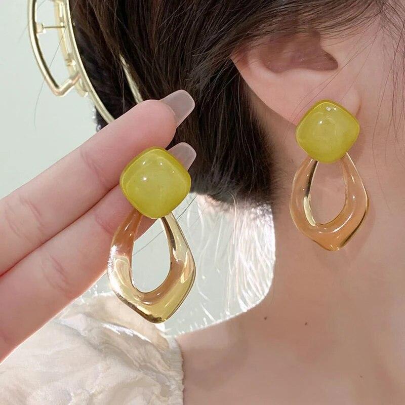 Новые модные корейские серьги-кольца с геометрическим кулоном, винтажные круглые серьги из смолы для женщин и девочек, модные вечерние ювелирные изделия, подарки
Новые модные корейские серьги-кольца с геометрическим кулоном, винтажные круглые серьги из смолы для женщин и девочек, модные вечерние ювелирные изделия, подарки