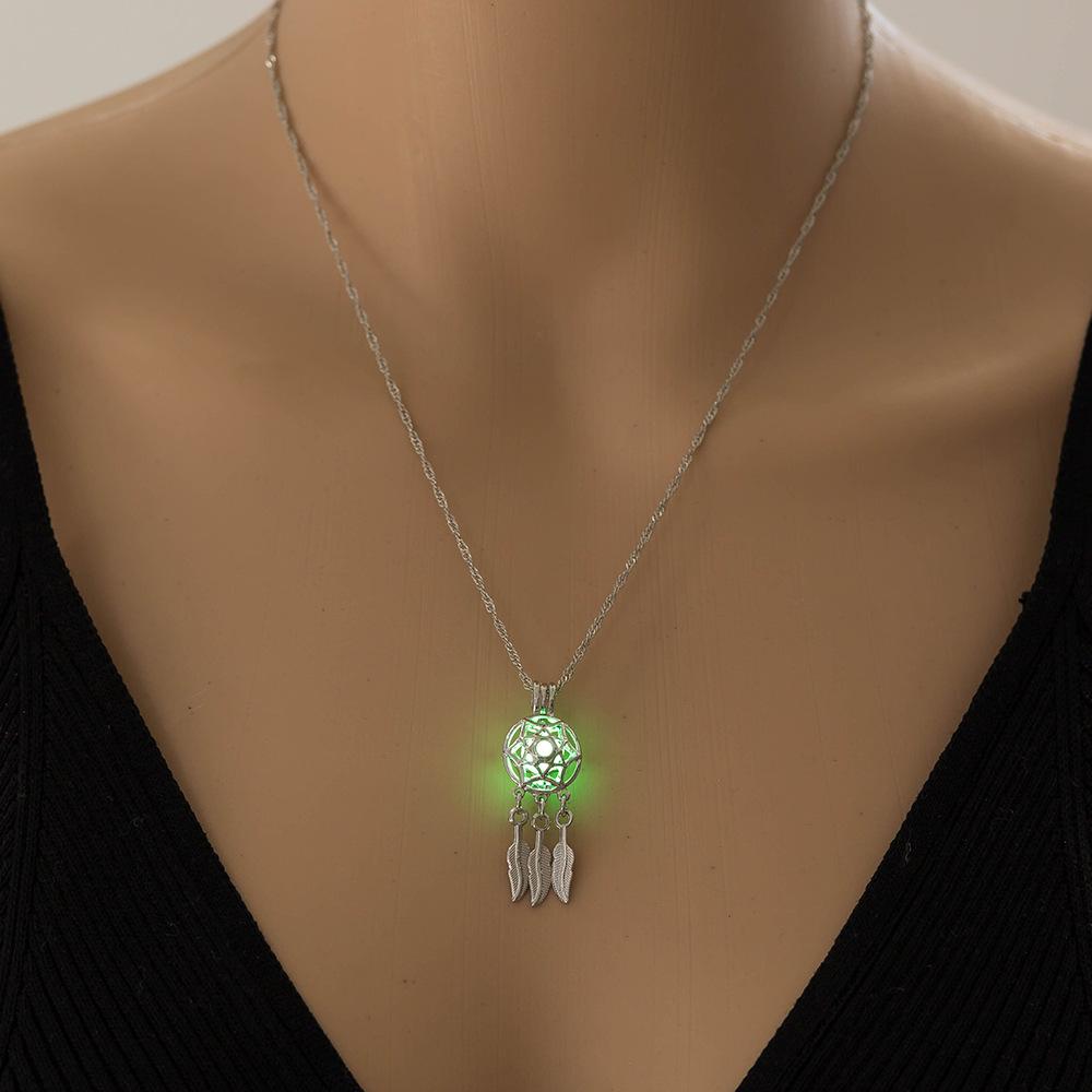 Hollow Dreamcatcher Luminescent Necklaces For Women Glow in The Dark Dream Catcher Pendant Statement Choker Fashion Jewelry зелений
Hollow Dreamcatcher Luminescent Necklaces For Women Glow in The Dark Dream Catcher Pendant Statement Choker Fashion Jewelry зелений