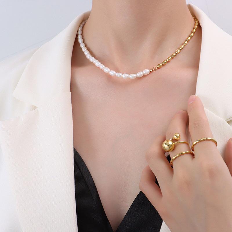 French-Style Retro Necklace: Oval Bead & Choker Spliced, 18k Gold Titanium Steel with Freshwater Pearls for Women
French-Style Retro Necklace: Oval Bead & Choker Spliced, 18k Gold Titanium Steel with Freshwater Pearls for Women