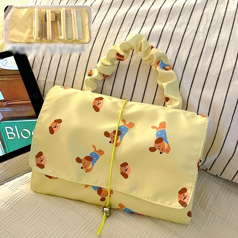 Женская косметичка-органайзер большой вместимости, милый узор с собачками, дорожная сумка-тоут для макияжа и шопинга, прочные тканевые ручки, портативное хранение косметики жёлтый
Женская косметичка-органайзер большой вместимости, милый узор с собачками, дорожная сумка-тоут для макияжа и шопинга, прочные тканевые ручки, портативное хранение косметики жёлтый