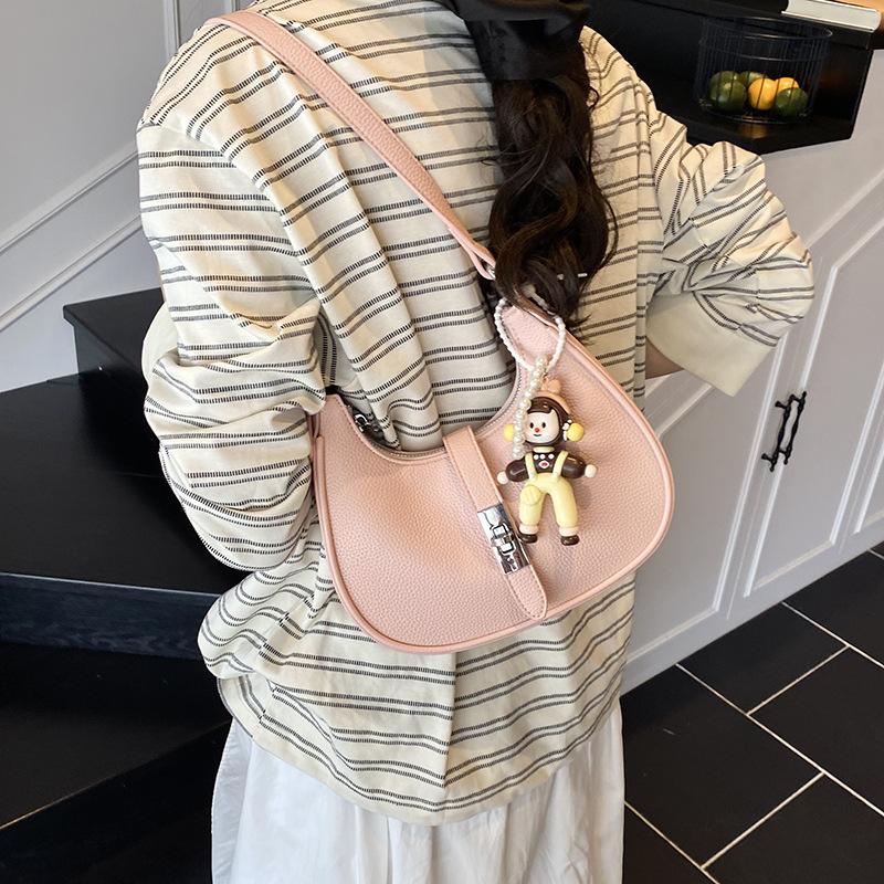 Simple casual daily shoulder bag women s 2025 summer new high-end texture messenger dumpling bag
Simple casual daily shoulder bag women s 2025 summer new high-end texture messenger dumpling bag