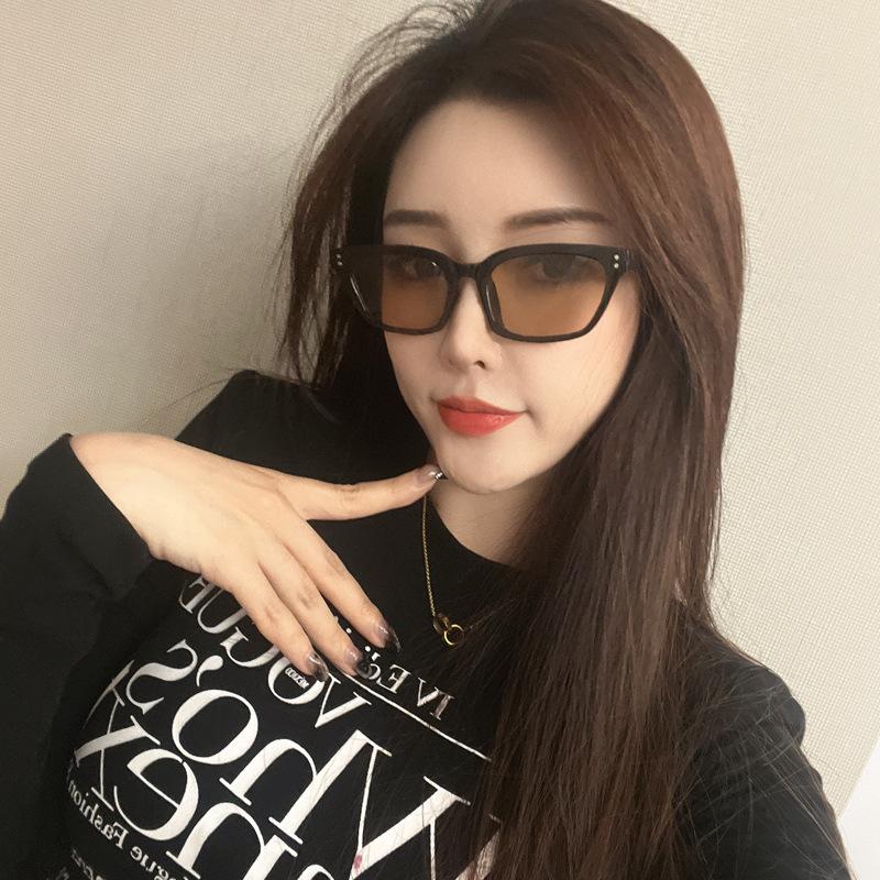 JYL TS Plain Frame Sunglasses Women UV Protection Fashion 98085 A-9611
JYL TS Plain Frame Sunglasses Women UV Protection Fashion 98085 A-9611