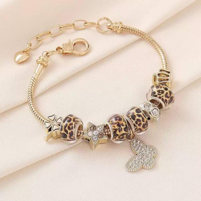1-piece Gold Color Leopard Print Bead Heart-shaped Pendant Bracelet, Elegant and Classic Zircon Accessory for Women
1-piece Gold Color Leopard Print Bead Heart-shaped Pendant Bracelet, Elegant and Classic Zircon Accessory for Women