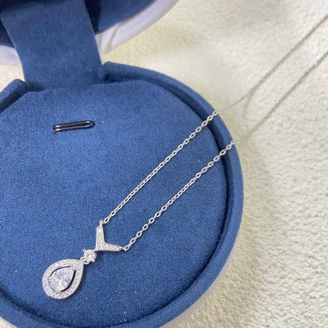2025 Secret Blue Aquamarine V Gold Loop Necklace - Niche Design, High-End Light Luxury
2025 Secret Blue Aquamarine V Gold Loop Necklace - Niche Design, High-End Light Luxury