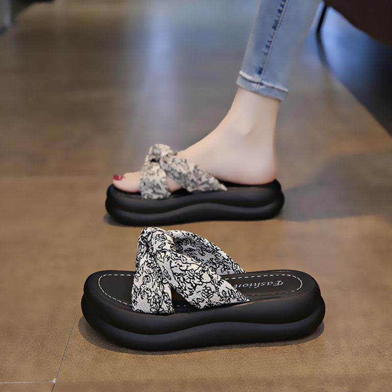 Slippers women s sandals women s new summer wear new thick-soled beach fashion flip-flops 35
Slippers women s sandals women s new summer wear new thick-soled beach fashion flip-flops 35