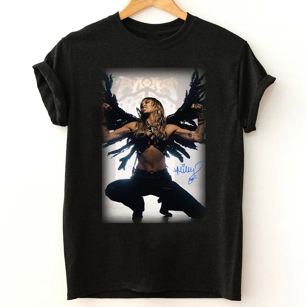 Miley Cyrus Fashion unisex T-Shirt Short sleeve all size S to 5XL MK407 Unisex T-Shirt XXXL
Miley Cyrus Fashion unisex T-Shirt Short sleeve all size S to 5XL MK407 Unisex T-Shirt XXXL