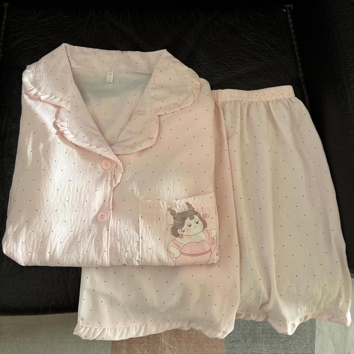 Cute ins wind pink polka dot cartoon pajamas women s summer short-sleeved shorts set sweet princess style loungewear S
Cute ins wind pink polka dot cartoon pajamas women s summer short-sleeved shorts set sweet princess style loungewear S