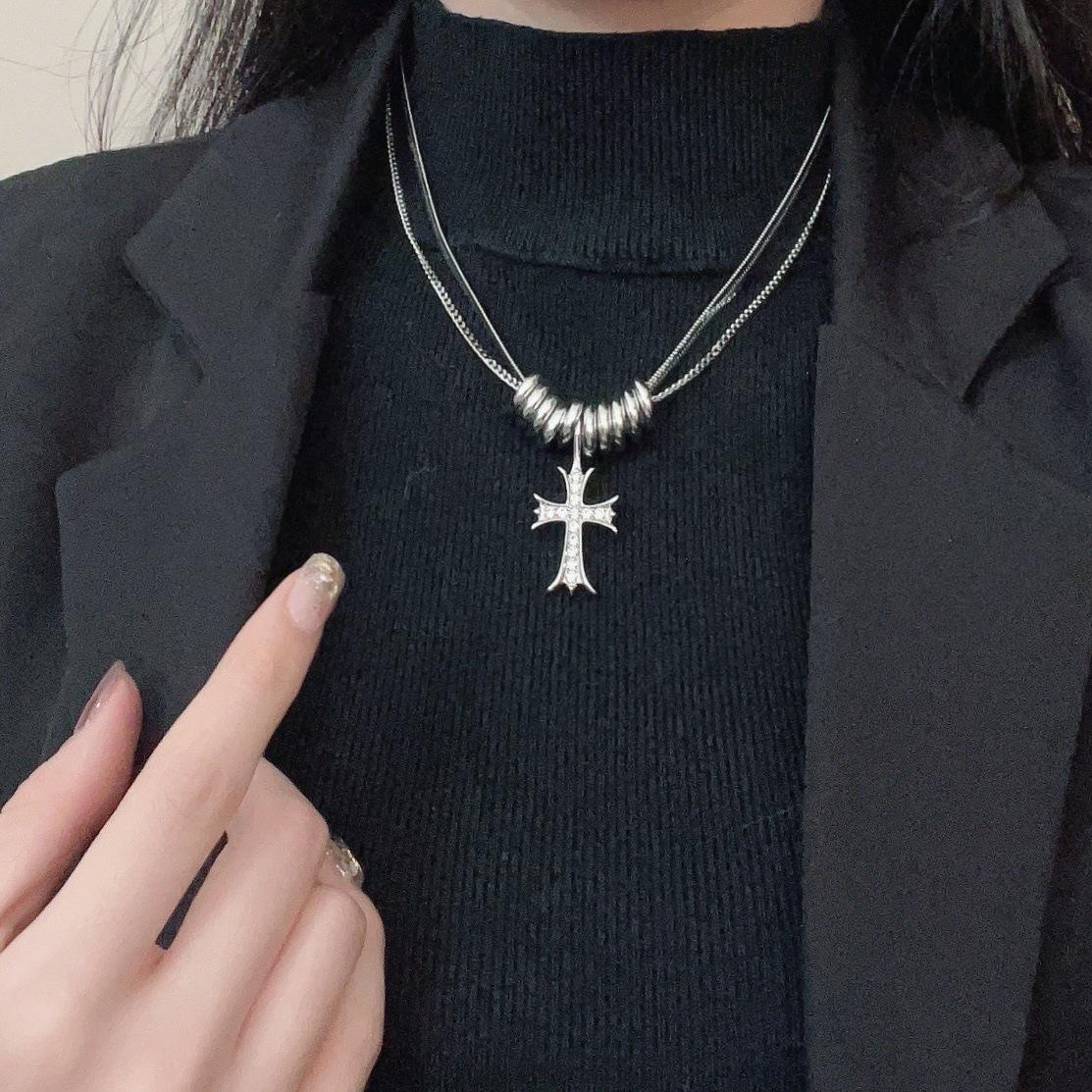 Cool hip-hop double-layer cross necklace autumn and winter new fashion design sweater chain unisex accessories
Cool hip-hop double-layer cross necklace autumn and winter new fashion design sweater chain unisex accessories
