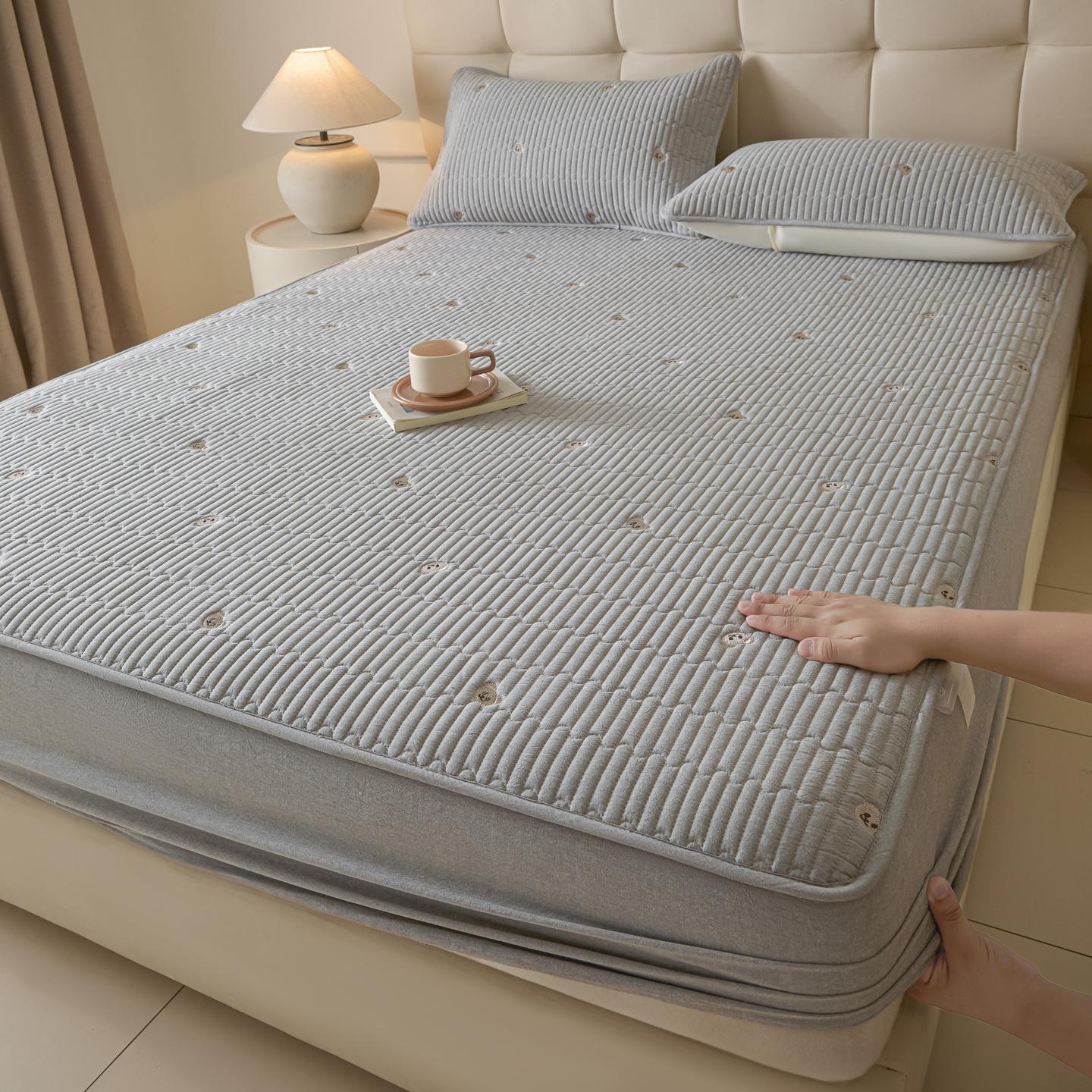 Class A Antibacterial Washed Cotton Single Bed Sheet Yarn-dyed Embroidery Quilted Non-slip Dirty Bed Cover Household Protective Cover 90 * 200Cm single bed hat
Class A Antibacterial Washed Cotton Single Bed Sheet Yarn-dyed Embroidery Quilted Non-slip Dirty Bed Cover Household Protective Cover 90 * 200Cm single bed hat