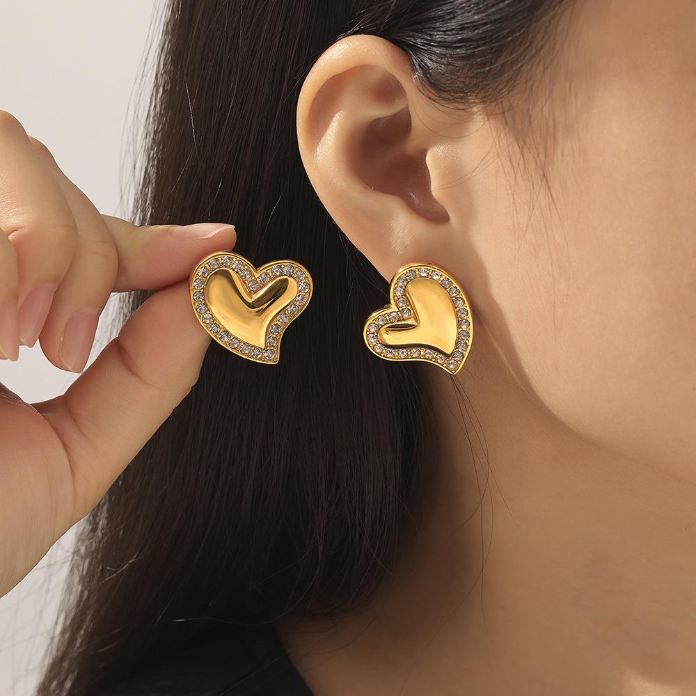 European & American Cross-Border Titanium Steel 18k Gold-Diamond Peach Heart Stud Earrings - Versatile Women s Fashion Jewelry.
European & American Cross-Border Titanium Steel 18k Gold-Diamond Peach Heart Stud Earrings - Versatile Women s Fashion Jewelry.