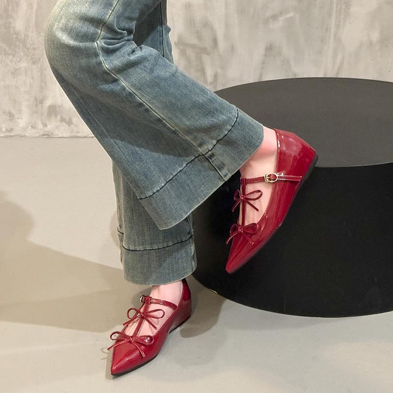 Sweet butterfly solid color pointed single shoes spring and summer new fashion retro leather shoes versatile Mary Jane inner height-increasin 35 чорний
Sweet butterfly solid color pointed single shoes spring and summer new fashion retro leather shoes versatile Mary Jane inner height-increasin 35 чорний