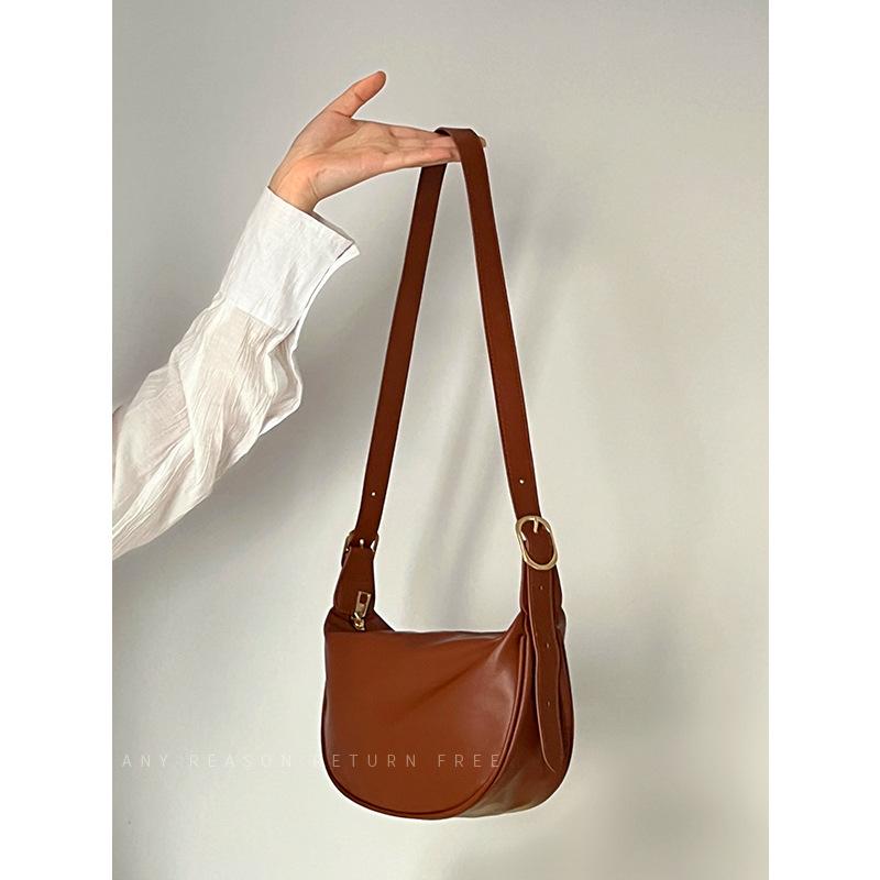 Сумка женская 2024 новая ins style нишевая сумка на одно плечо модная универсальная сумка-мессенджер коричневый
Сумка женская 2024 новая ins style нишевая сумка на одно плечо модная универсальная сумка-мессенджер коричневый