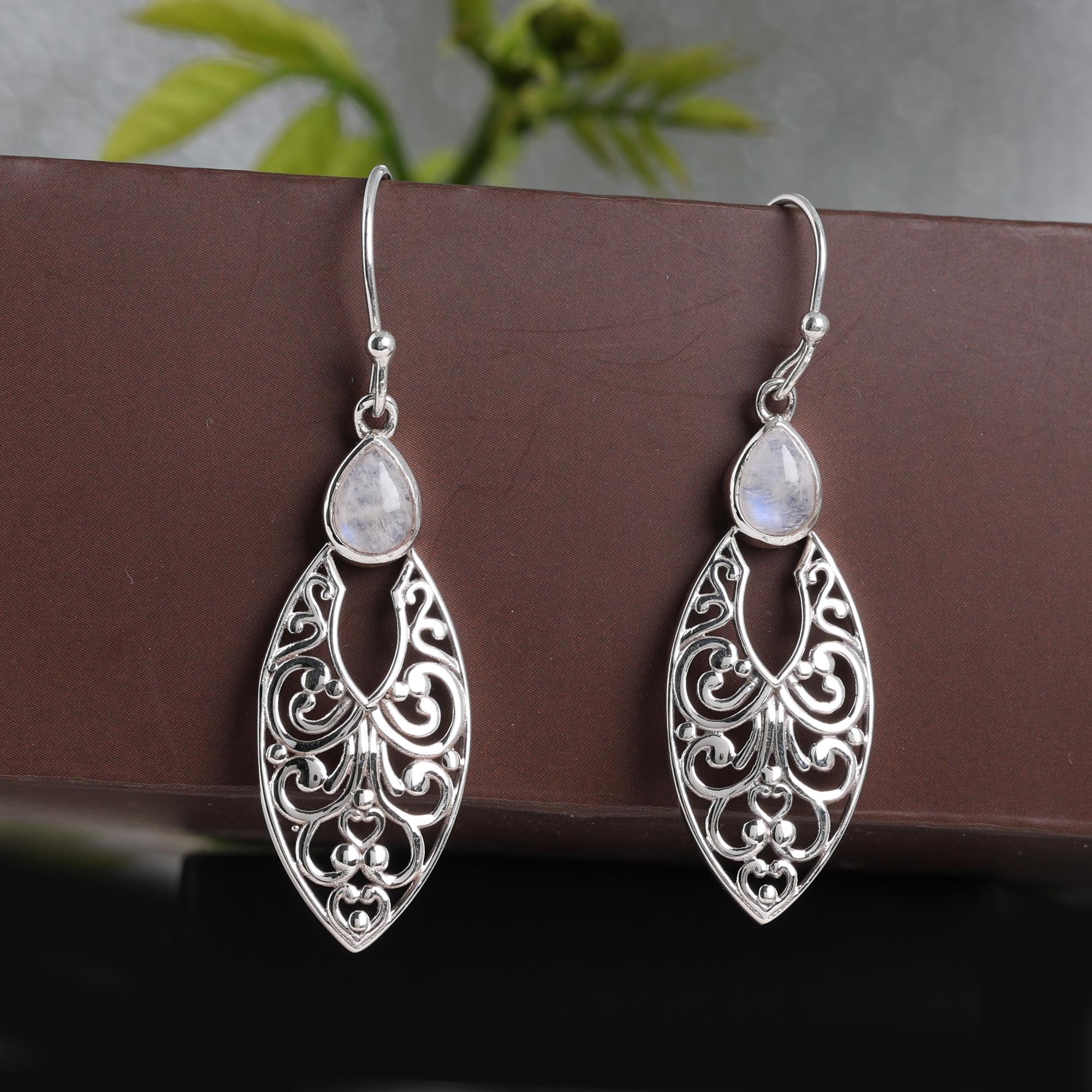 Natural Moonstone Silver Earring, June Birthstone Earring, 925 Sterling Silver Handmade Jewelry, Silver Dangle Earring, Gift For Her
Natural Moonstone Silver Earring, June Birthstone Earring, 925 Sterling Silver Handmade Jewelry, Silver Dangle Earring, Gift For Her