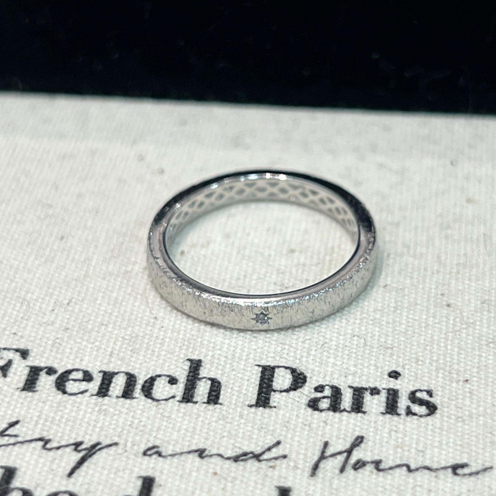 Meteor Original Brushed Ring, Female Exquisite Fine Flash High-End Buccellati Lucky Plain Ring Ring size 8
Meteor Original Brushed Ring, Female Exquisite Fine Flash High-End Buccellati Lucky Plain Ring Ring size 8