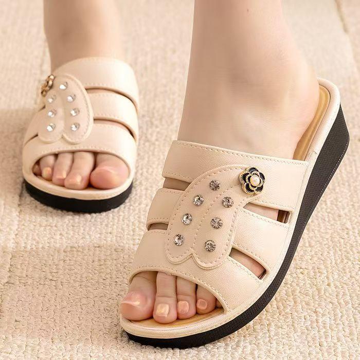 Женские шлепанцы на высоком каблуке, летние новинки, танкетка, толстая подошва, полые, женские шлепанцы, нескользящие, модные тапочки 40
Женские шлепанцы на высоком каблуке, летние новинки, танкетка, толстая подошва, полые, женские шлепанцы, нескользящие, модные тапочки 40