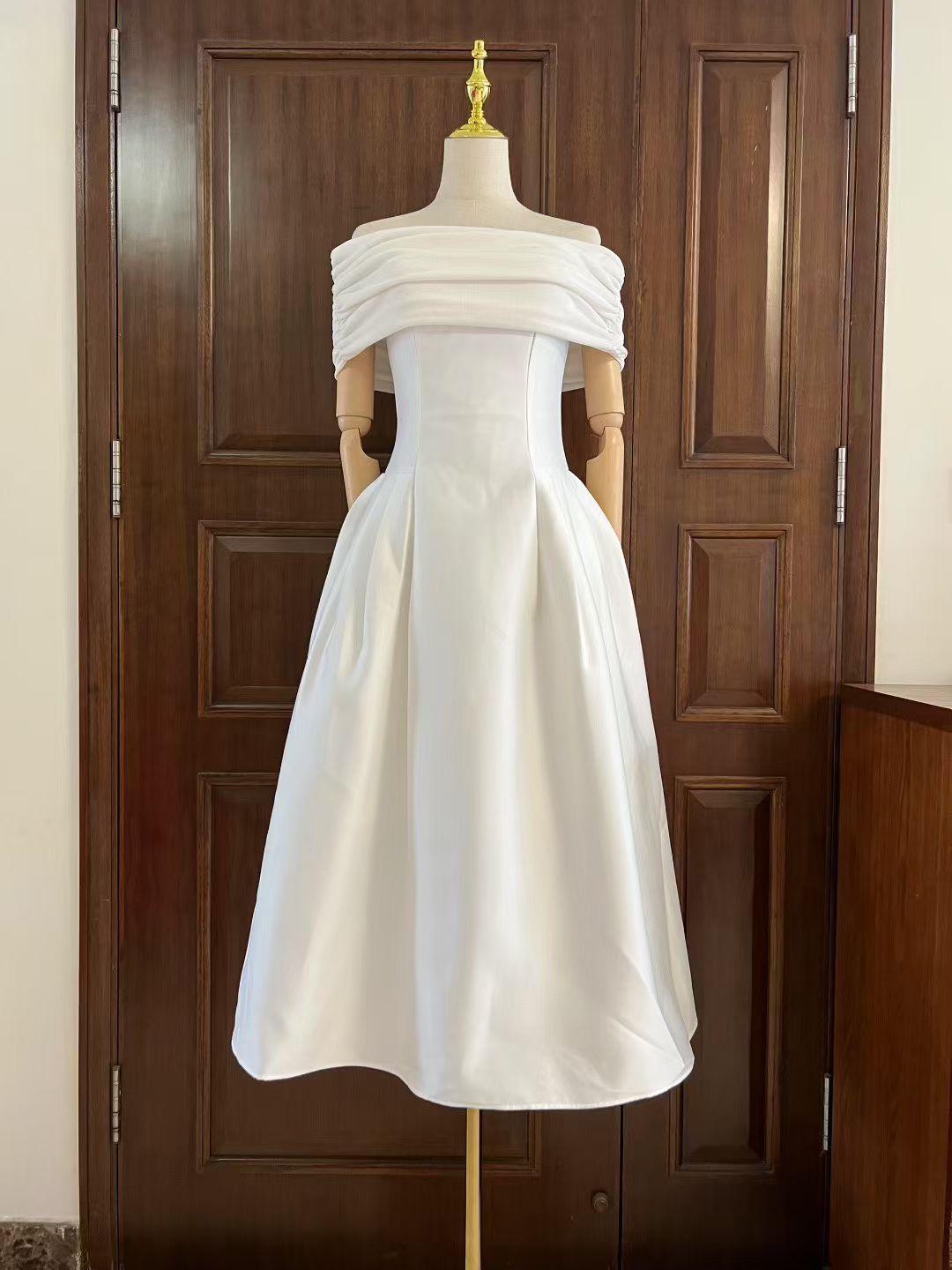 European Elegant One-Shoulder Waist-Cinching Puffy Skirt Dress - Hepburn Style with Large Hem XXL білий
European Elegant One-Shoulder Waist-Cinching Puffy Skirt Dress - Hepburn Style with Large Hem XXL білий