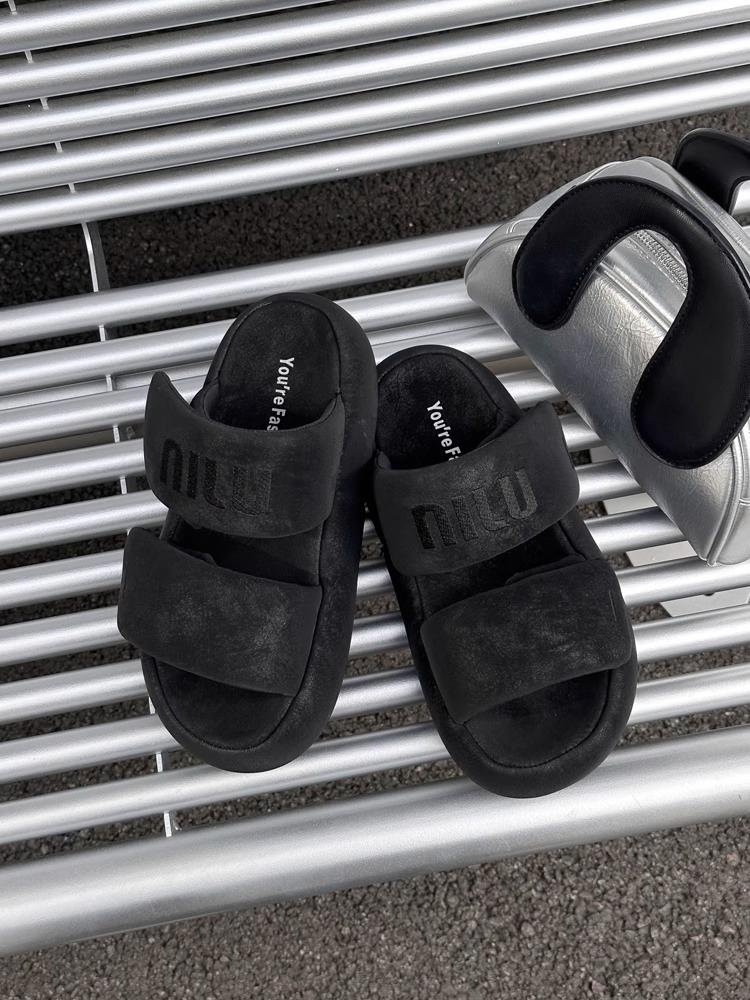 Супермягкие тапочки с толстой подошвой, ощущение «наступил в дерьмо», женские 2025 лето новые повседневные универсальные крутые тапочки в виде хлеба на липучке 35 чёрный
Супермягкие тапочки с толстой подошвой, ощущение «наступил в дерьмо», женские 2025 лето новые повседневные универсальные крутые тапочки в виде хлеба на липучке 35 чёрный