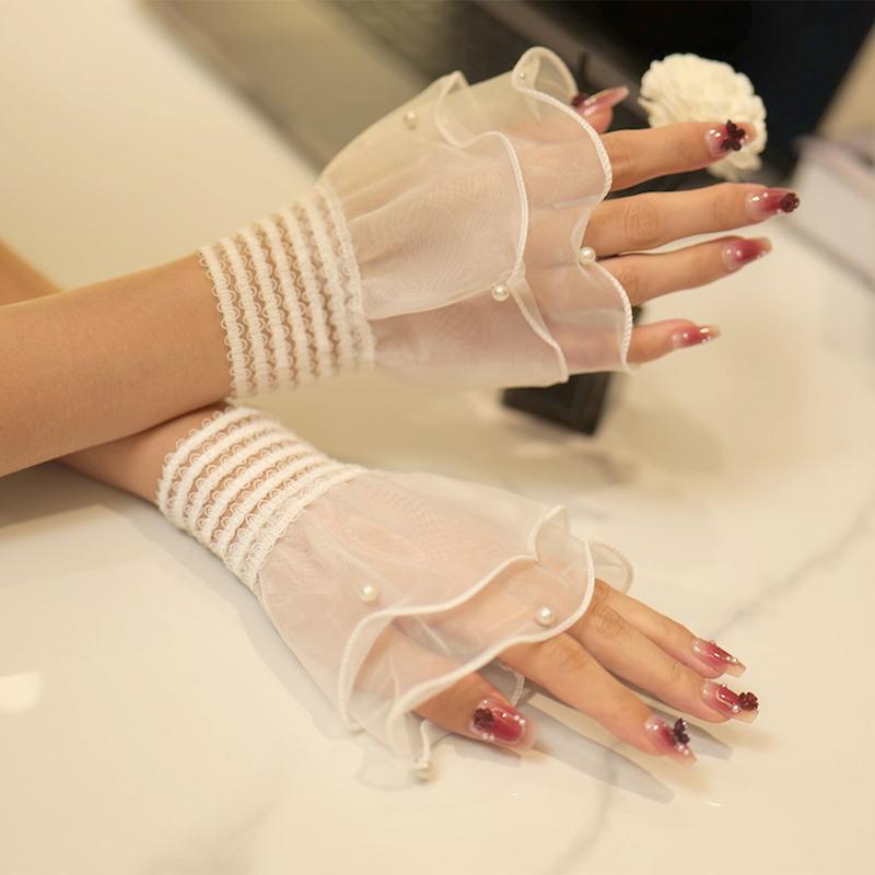 1Pair Pearl Lace Sleeves High Quality Fluffy Lolita Wrist Cuffs Nail Art Fake Pleated Cuff Manicure Props one size
1Pair Pearl Lace Sleeves High Quality Fluffy Lolita Wrist Cuffs Nail Art Fake Pleated Cuff Manicure Props one size