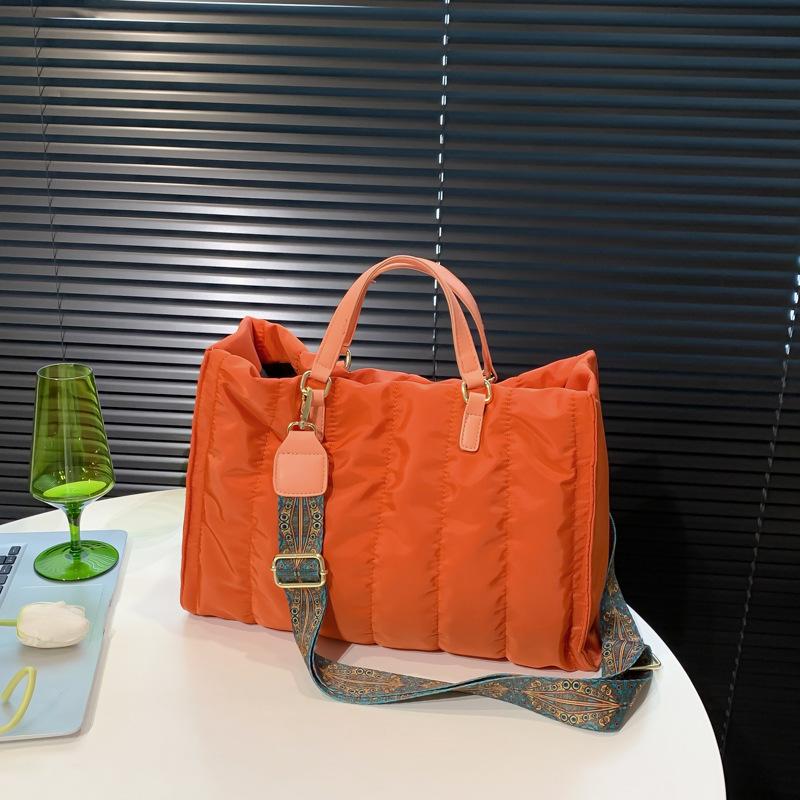 New Large Capacity Bag Autumn/Winter Fashion Commuter Shoulder Bag Versatile Handheld Tote Bag помаранчевий
New Large Capacity Bag Autumn/Winter Fashion Commuter Shoulder Bag Versatile Handheld Tote Bag помаранчевий