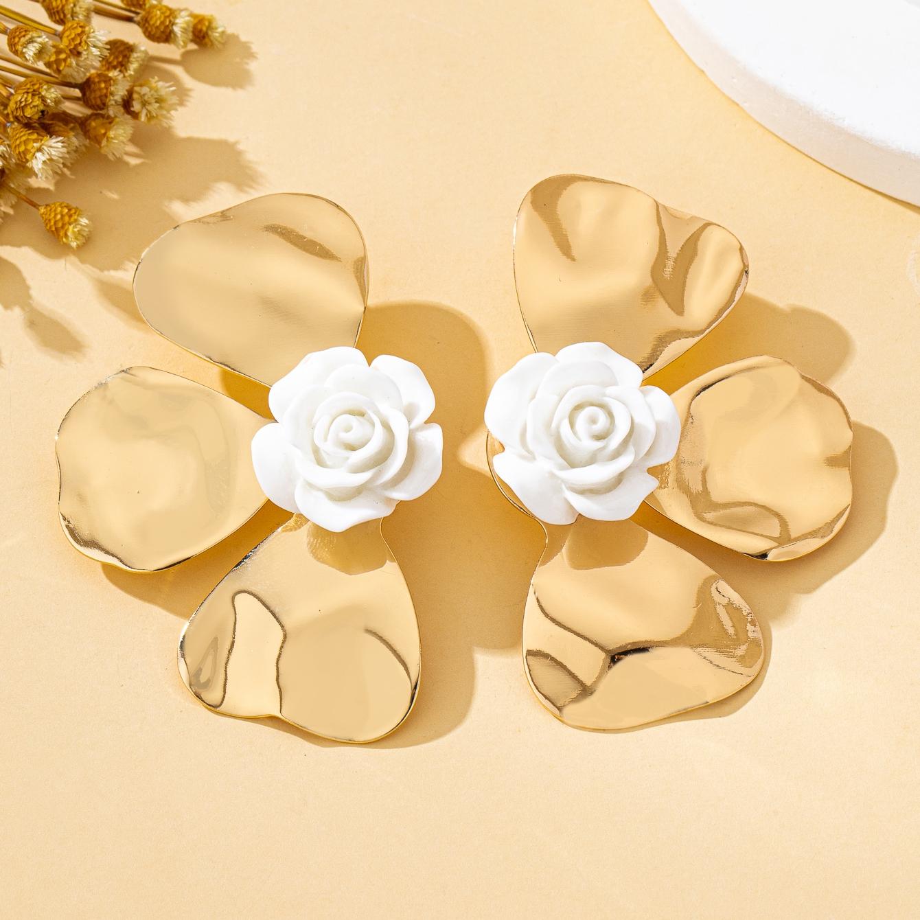 A Pair of Women s Earrings with Exaggerated Three-Dimensional Flower Petals, Sweet Holiday-Style Earrings Suitable for Daily Wear and Vacation Wear белый
A Pair of Women s Earrings with Exaggerated Three-Dimensional Flower Petals, Sweet Holiday-Style Earrings Suitable for Daily Wear and Vacation Wear белый