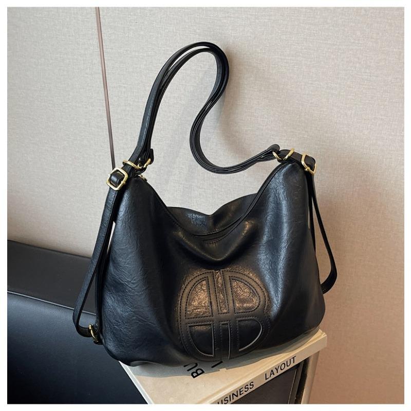 Soft leather texture big bag new tote retro large-capacity literary handbag women s commuter shoulder bag чёрный
Soft leather texture big bag new tote retro large-capacity literary handbag women s commuter shoulder bag чёрный