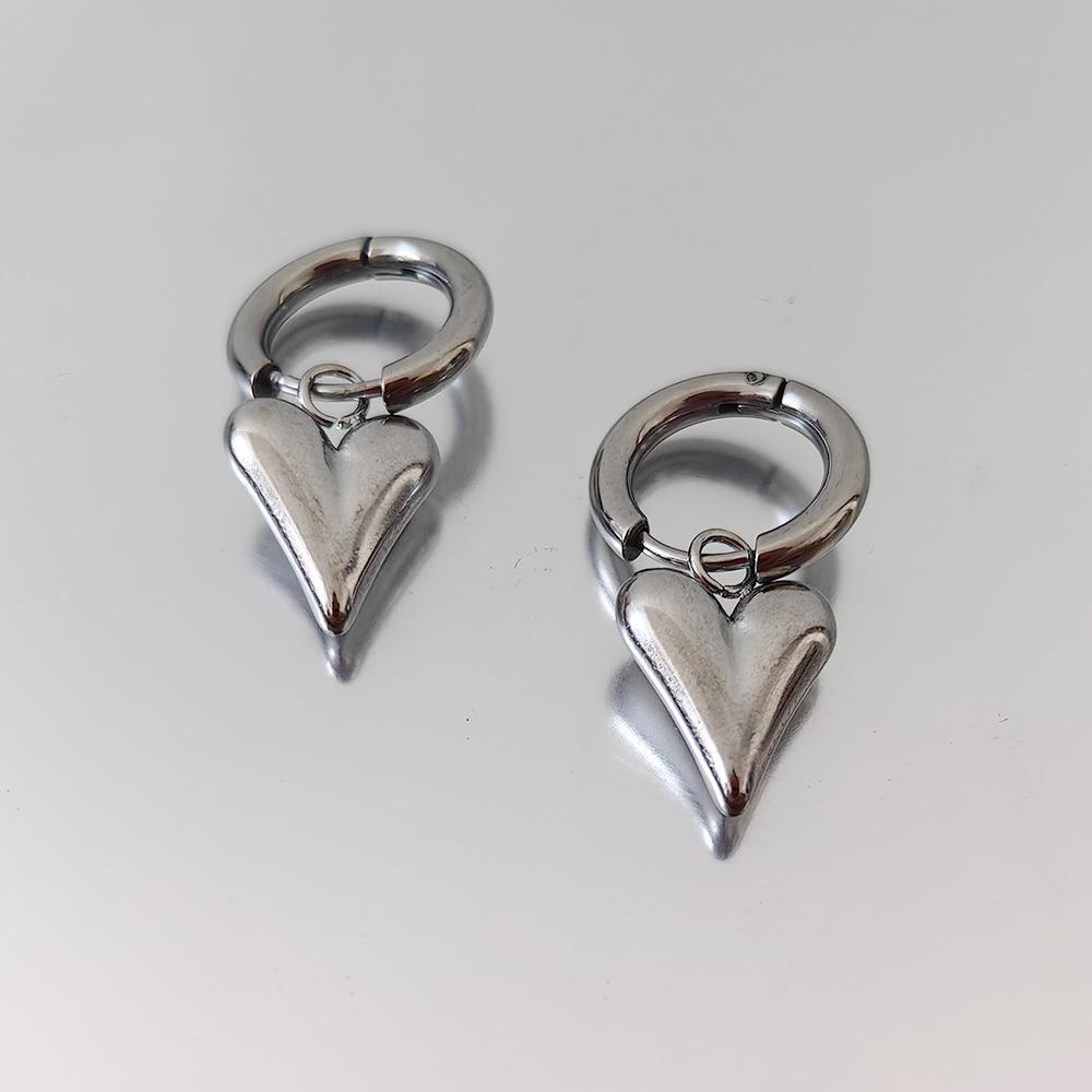 Stainless Steel Vacuum Plated Ear Buckle Sweet Cool Copper Inlaid Zircon Love Pendant Earrings Versatile Earrings Neutral
Stainless Steel Vacuum Plated Ear Buckle Sweet Cool Copper Inlaid Zircon Love Pendant Earrings Versatile Earrings Neutral