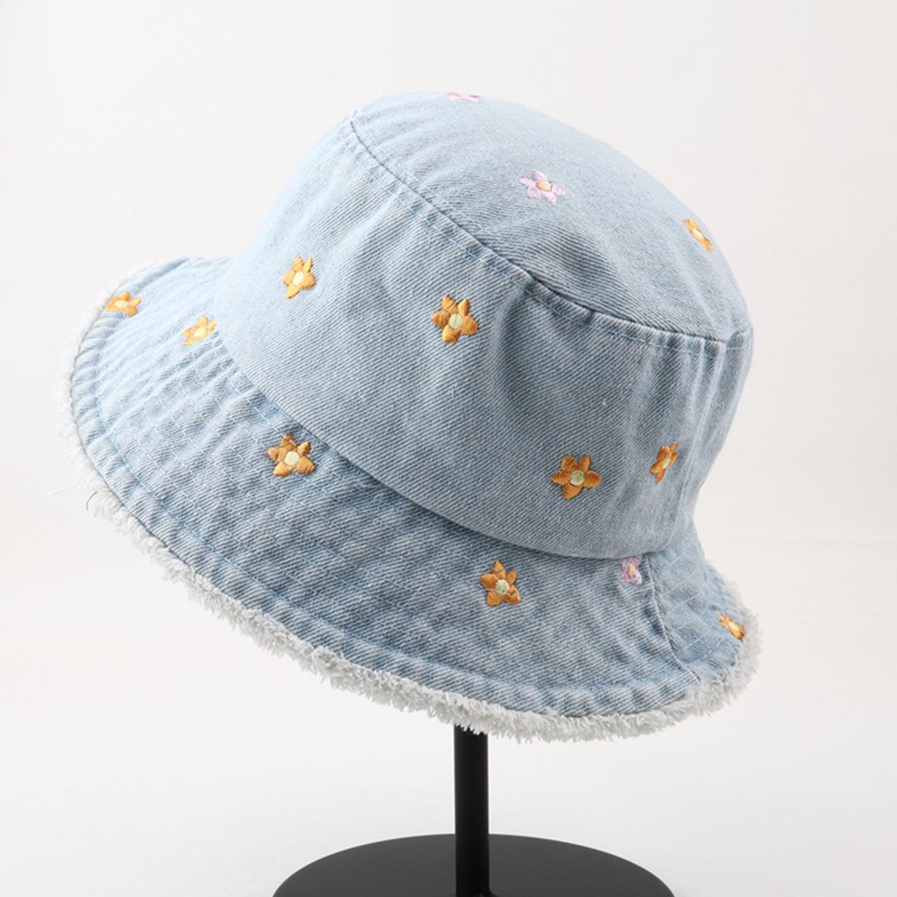 Sweet Floral Embroidered Denim Bucket Hat Women Wide Brim Sunscreen Dome Basin Caps Korean Girl Outdoor Travel Visor Bob Cap світло-синій колір
Sweet Floral Embroidered Denim Bucket Hat Women Wide Brim Sunscreen Dome Basin Caps Korean Girl Outdoor Travel Visor Bob Cap світло-синій колір