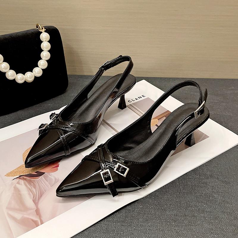 Women s Cross-knot Kitten Heels Women s Pointy Patent Leather Stiletto Slingbacks Beige White Temperament Party Sandals 2024 37 чорний
Women s Cross-knot Kitten Heels Women s Pointy Patent Leather Stiletto Slingbacks Beige White Temperament Party Sandals 2024 37 чорний