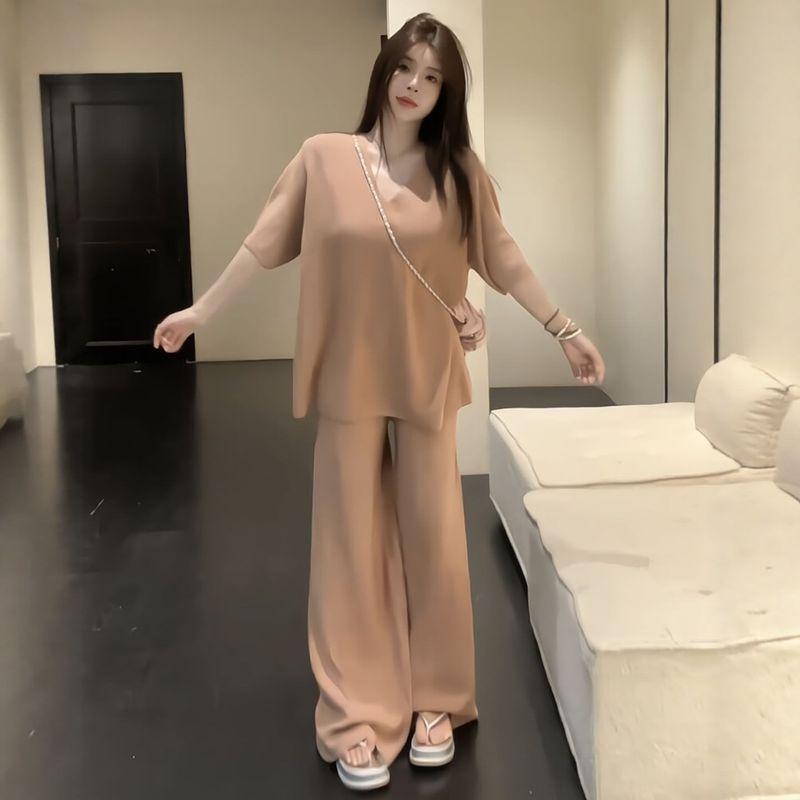 Plus-Size Women s Fashion Set: Stylish V-Neck Short-Sleeve Top + Wide-Leg Pants, Summer 2026 Slimming Fashion Outfit Pink Suit 3XL
Plus-Size Women s Fashion Set: Stylish V-Neck Short-Sleeve Top + Wide-Leg Pants, Summer 2026 Slimming Fashion Outfit Pink Suit 3XL