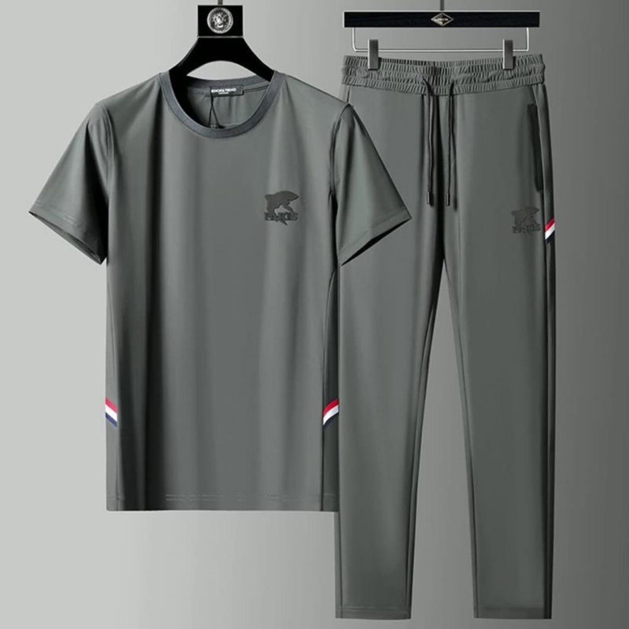 Шовкова еластична футболка з льодяного шовку з коротким рукавом, чоловічий літній тонкий швидковисихаючий спортивний костюм-двійка XXXXL сірий
Шовкова еластична футболка з льодяного шовку з коротким рукавом, чоловічий літній тонкий швидковисихаючий спортивний костюм-двійка XXXXL сірий