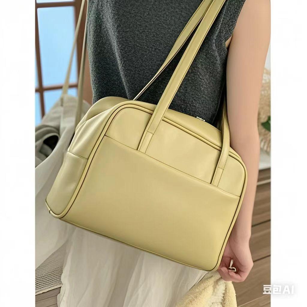 Корейская версия сумки большой вместимости, наплечная сумка, женская, осень-зима 2025, новая, простая однотонная маленькая квадратная сумка, ретро сумка-подмышка
Корейская версия сумки большой вместимости, наплечная сумка, женская, осень-зима 2025, новая, простая однотонная маленькая квадратная сумка, ретро сумка-подмышка