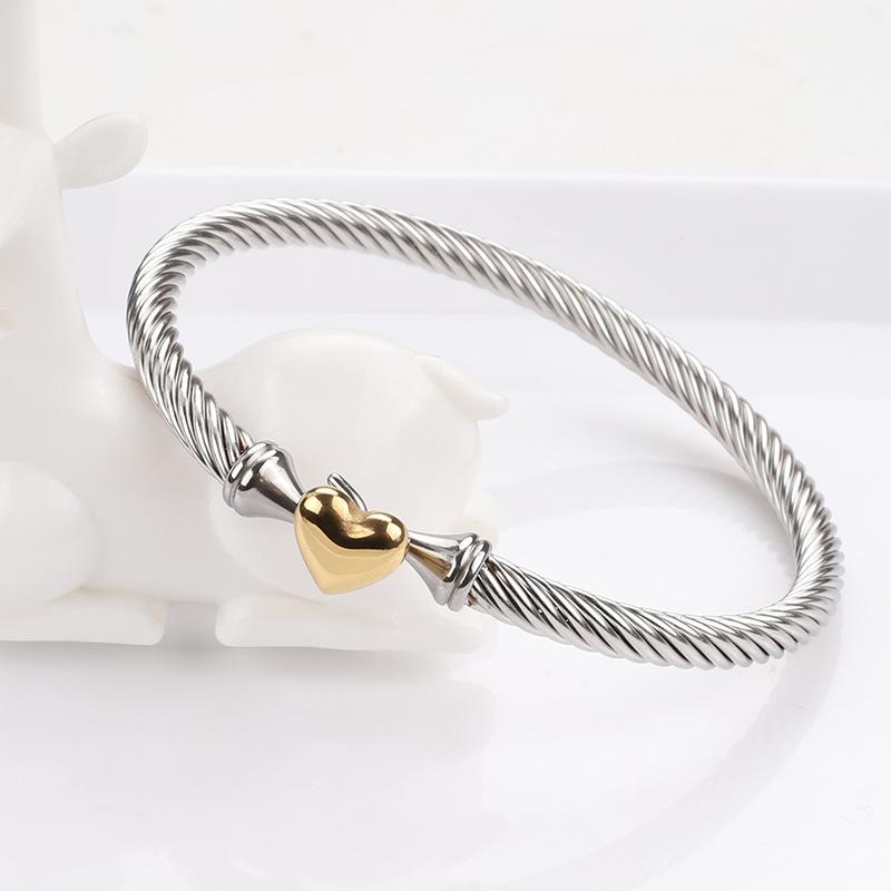 European and American Peach Heart Women s Bracelet, Electroplated Silver Open Love Bracelet, Popular Cross-border Jewelry 2026 18CM золотистый
European and American Peach Heart Women s Bracelet, Electroplated Silver Open Love Bracelet, Popular Cross-border Jewelry 2026 18CM золотистый
