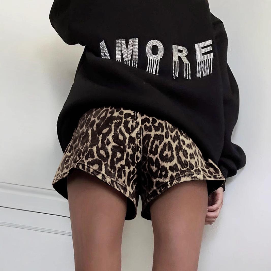 European/American Retro Leopard Print Cotton Slim Fit Low Waist Wide-Leg Shorts - Women s Summer Casual Pants M леопард друку кольору
European/American Retro Leopard Print Cotton Slim Fit Low Waist Wide-Leg Shorts - Women s Summer Casual Pants M леопард друку кольору