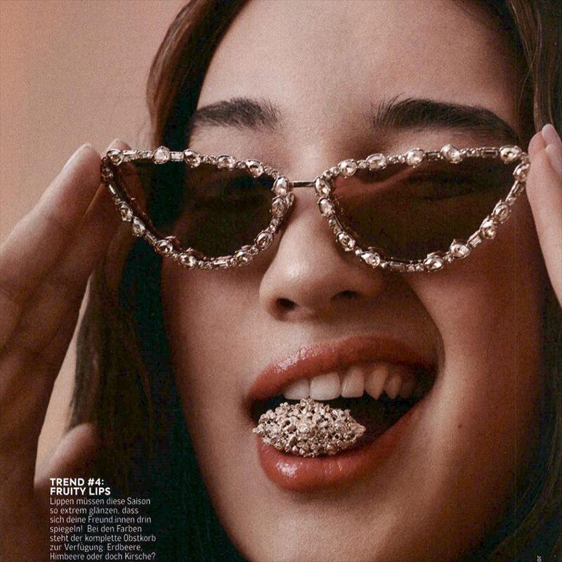 Triangular Cat S Eye Diamond-Encrusted Metal Sunglasses, Sunglasses, Women S High-End Trendy Party Sunglasses As shown in the picture
Triangular Cat S Eye Diamond-Encrusted Metal Sunglasses, Sunglasses, Women S High-End Trendy Party Sunglasses As shown in the picture