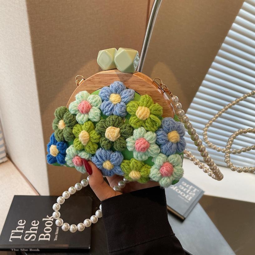 Маленькая сумка на жемчужной цепочке, женская модная сумка-клип, сумка-ракушка, маленькая свежая плетеная сумка через плечо, сумка-мессенджер зелёный
Маленькая сумка на жемчужной цепочке, женская модная сумка-клип, сумка-ракушка, маленькая свежая плетеная сумка через плечо, сумка-мессенджер зелёный