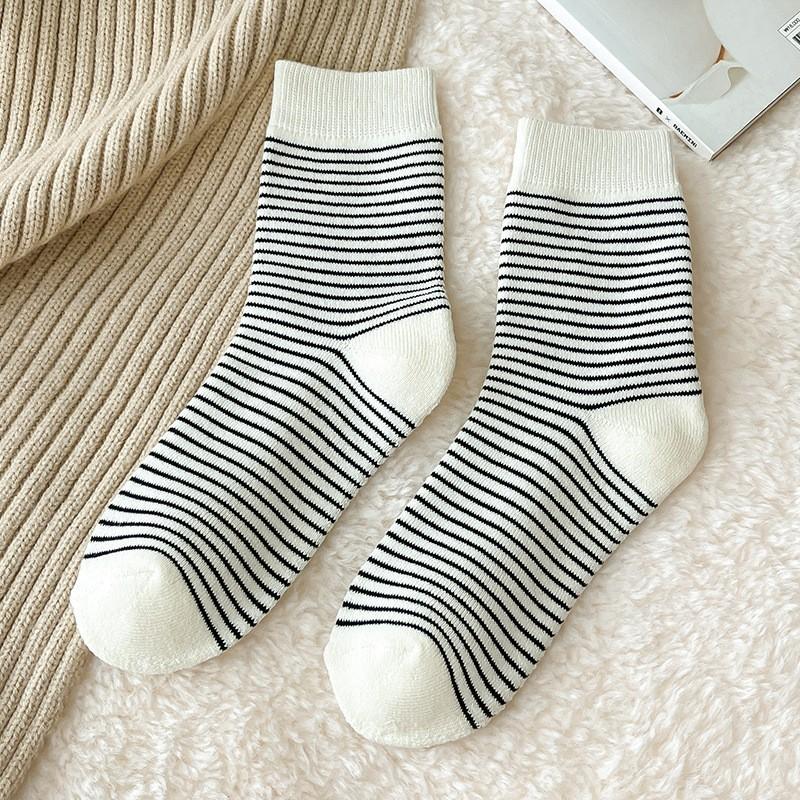 Socks Medium Tube Socks Season Thickened Warm Pure Cotton Towel Bottom Sweat-Absorbing Deodorant Letter Striped Stockings One size fits all
Socks Medium Tube Socks Season Thickened Warm Pure Cotton Towel Bottom Sweat-Absorbing Deodorant Letter Striped Stockings One size fits all