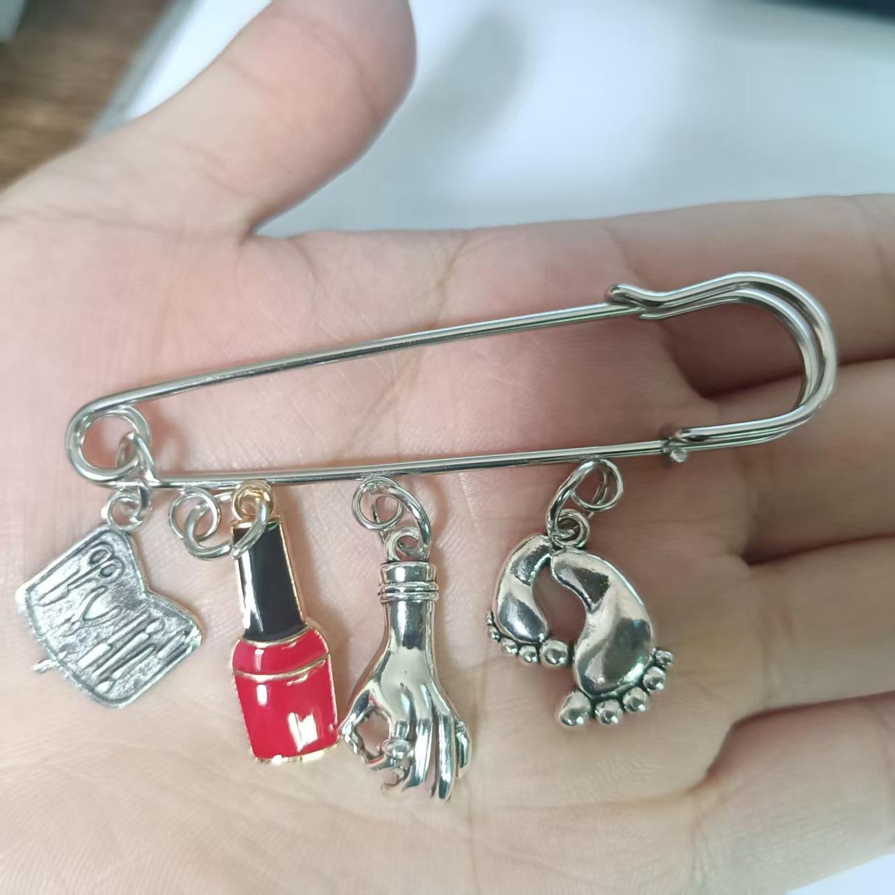 Креативный набор модных брошей и аксессуаров для DIY для одежды и маникюра серебряный
Креативный набор модных брошей и аксессуаров для DIY для одежды и маникюра серебряный