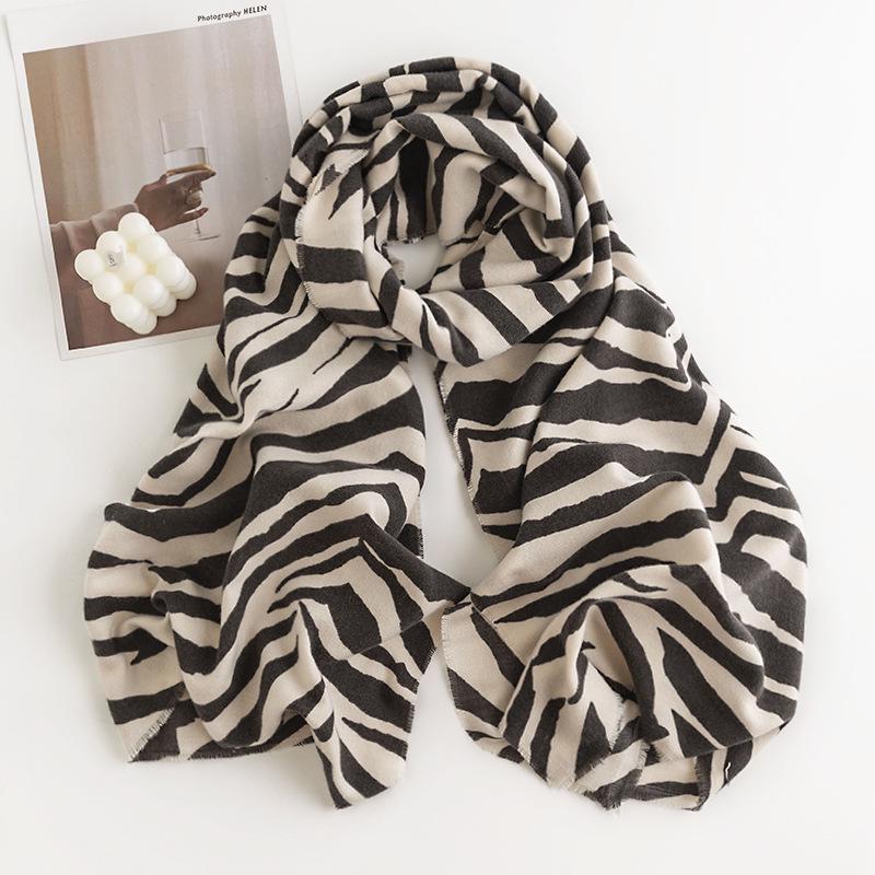 2024 Zebra Pattern Imitation Cashmere Scarf - Women s Warm Striped Shawl for Autumn/Winter 65*190cm
2024 Zebra Pattern Imitation Cashmere Scarf - Women s Warm Striped Shawl for Autumn/Winter 65*190cm