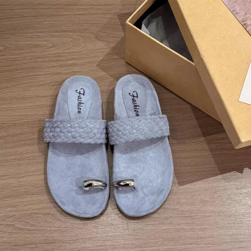 Slippers women wear summer new metal cover toe soft sole sandals with skirt beach shoes 40
Slippers women wear summer new metal cover toe soft sole sandals with skirt beach shoes 40