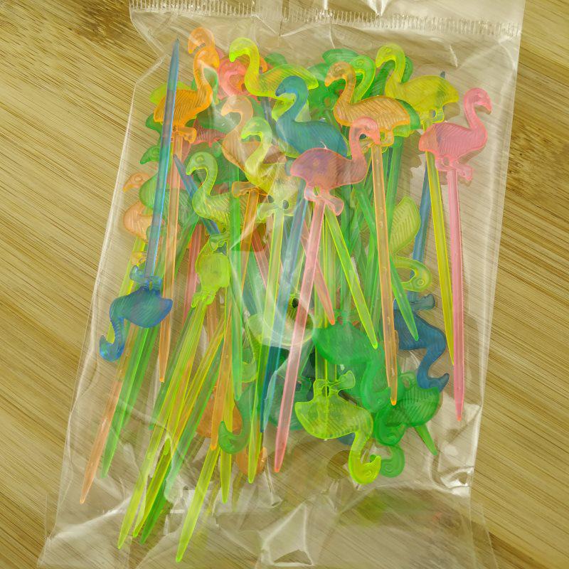 Набор из 50 пластиковых вилок для фруктов и пирожных в форме птичек разноцветный
Набор из 50 пластиковых вилок для фруктов и пирожных в форме птичек разноцветный