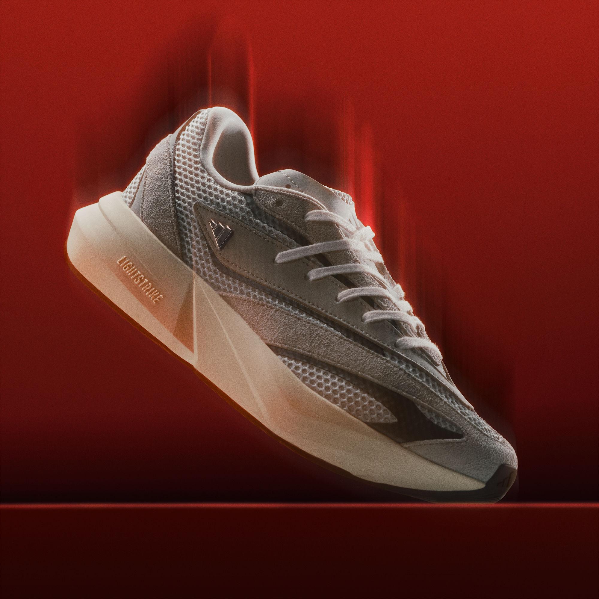 adidas Lightblaze Серый Два Серый Три Металлик (Женский) 36
adidas Lightblaze Серый Два Серый Три Металлик (Женский) 36