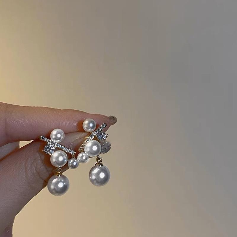Dating Diary~ New French Pearl Splicing Sparkling Zircon s Silver Needle Earrings Elegant Earrings
Dating Diary~ New French Pearl Splicing Sparkling Zircon s Silver Needle Earrings Elegant Earrings