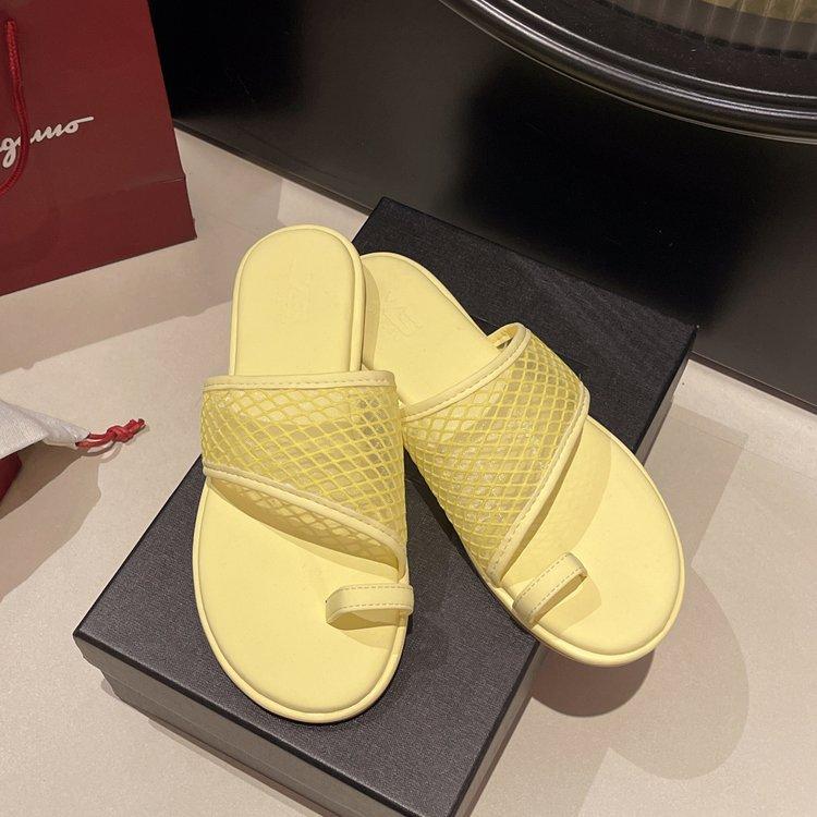 Mesh toe slippers women s 2025 summer new retro fashion temperament comfortable casual drag flat bottom one-word drag tide 35 жёлтый
Mesh toe slippers women s 2025 summer new retro fashion temperament comfortable casual drag flat bottom one-word drag tide 35 жёлтый