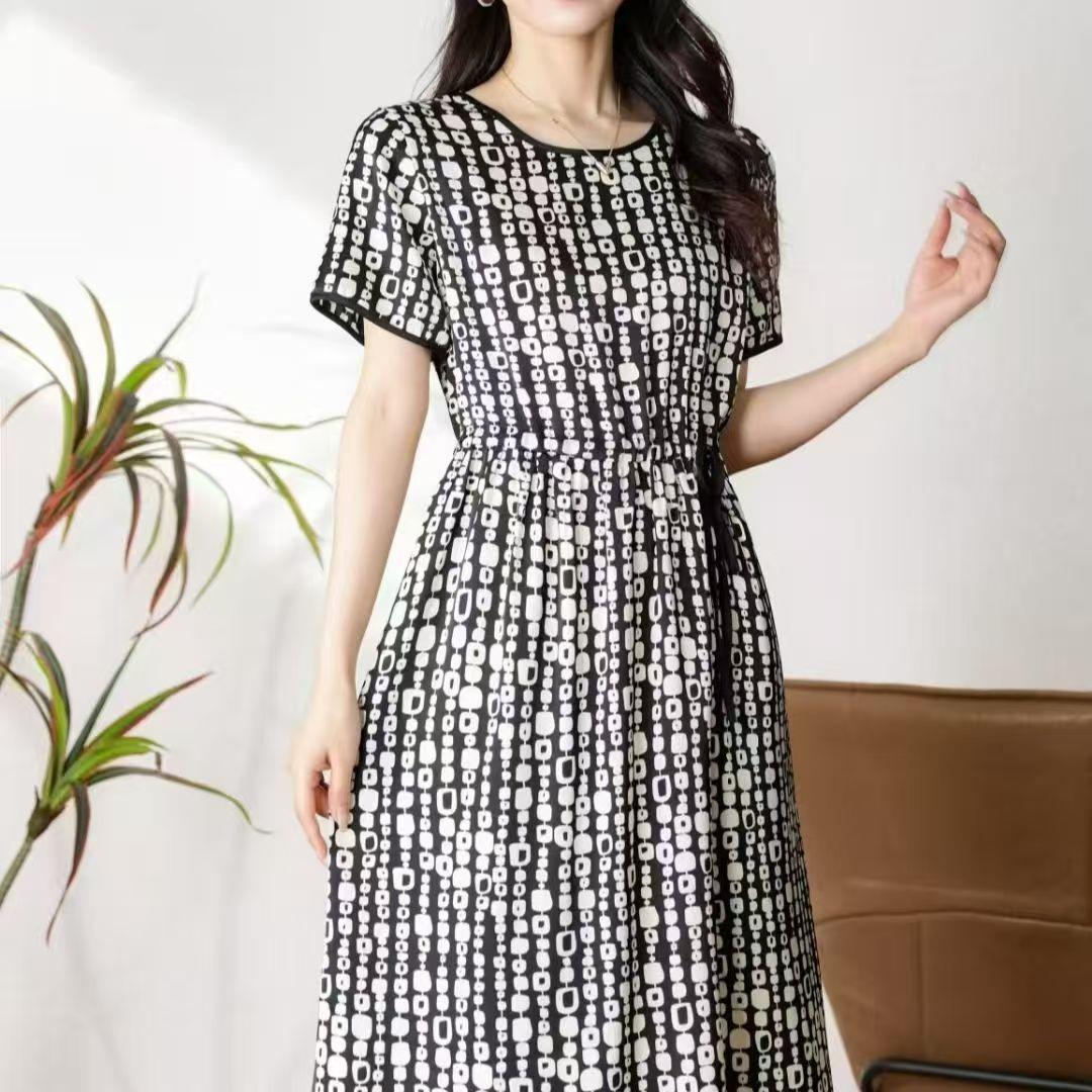 Summer Floral Slimming Mother s Short Sleeve T-Shirt 4XL (145-160 jin)
Summer Floral Slimming Mother s Short Sleeve T-Shirt 4XL (145-160 jin)