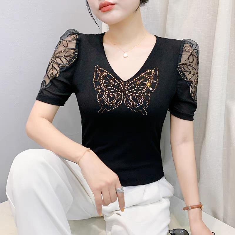 New European Clothes Women s Summer Rhinestone Butterfly T-Shirt Sexy V-Neck Casual Tees Puff Sleeve Tops 3XL чорний
New European Clothes Women s Summer Rhinestone Butterfly T-Shirt Sexy V-Neck Casual Tees Puff Sleeve Tops 3XL чорний