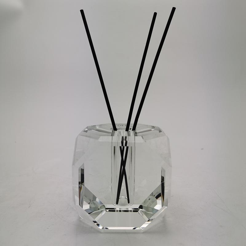 European-style Crystal Glass Aroma Diffuser Bottle Luxury Bedroom Diffuser Container Living Room Dining Table Glass Vase Decor сірий колір
European-style Crystal Glass Aroma Diffuser Bottle Luxury Bedroom Diffuser Container Living Room Dining Table Glass Vase Decor сірий колір