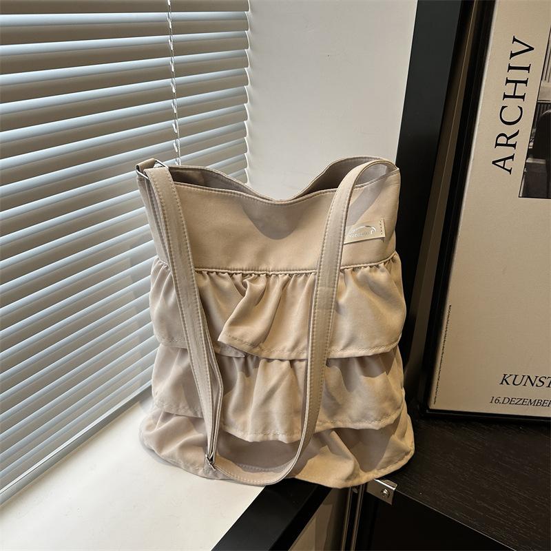 Women s bag Korean version of girl s lace tote bag 2025 new spring foreign style large-capacity tote bag versatile crossbody bag серый
Women s bag Korean version of girl s lace tote bag 2025 new spring foreign style large-capacity tote bag versatile crossbody bag серый