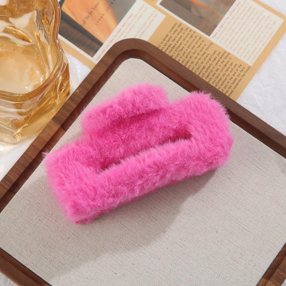 Fluffy Back Head Updo Plush Hair Claw Faux Fur Hair Clip Elegant Hairpin Hair Accessories рожевий червоний колір
Fluffy Back Head Updo Plush Hair Claw Faux Fur Hair Clip Elegant Hairpin Hair Accessories рожевий червоний колір