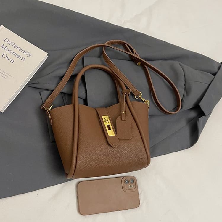 Новая модная женская сумка простая сумка кроссбоди сумка-ведро 19.5*11*17cm темно-коричневого
Новая модная женская сумка простая сумка кроссбоди сумка-ведро 19.5*11*17cm темно-коричневого