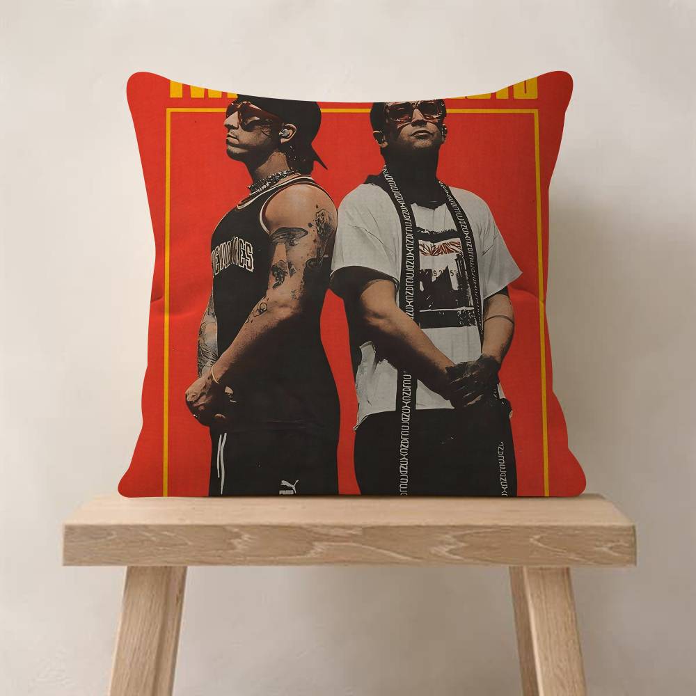 TTwenty One Pilots Band Pillow Covers Cartoon Sofa Decorative Home Doublesided Printing Short Plush Cute Cushion Cover 30x30 cm
TTwenty One Pilots Band Pillow Covers Cartoon Sofa Decorative Home Doublesided Printing Short Plush Cute Cushion Cover 30x30 cm